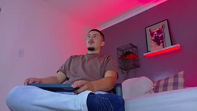 MrFox   online show from January 2026 07:29:01 PM