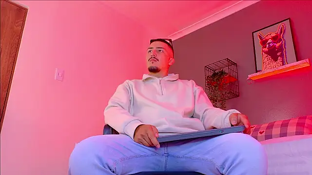 MrFox   online show from February 2026 07:25:01 PM