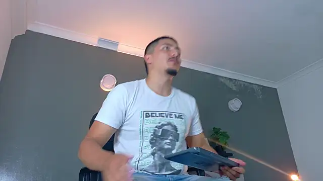 MrFox   online show from November 2025 07:19:02 PM