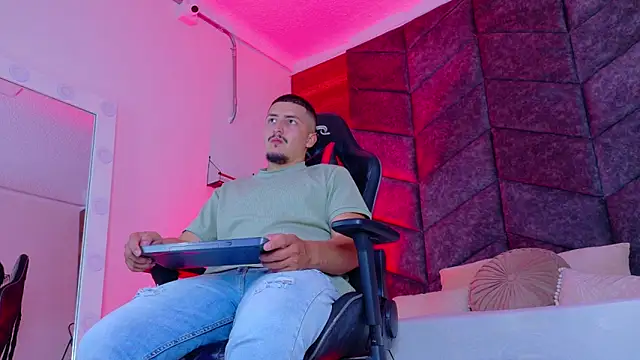 MrFox   online show from February 2026 07:49:02 PM