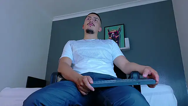 MrFox   online show from March 2026 07:25:01 PM