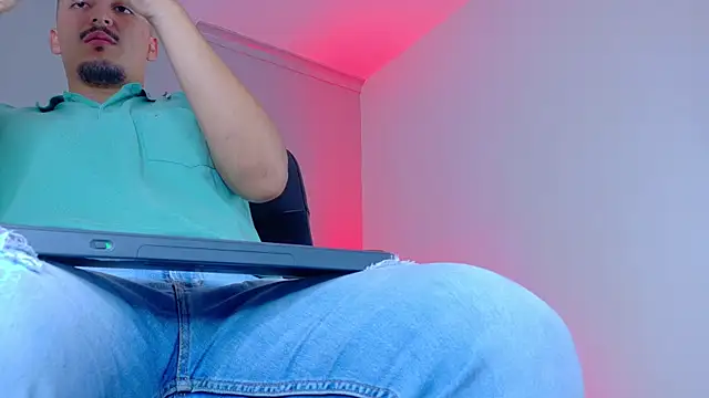 MrFox   online show from January 2026 07:42:02 PM