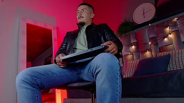 MrFox   online show from February 2026 07:23:01 PM