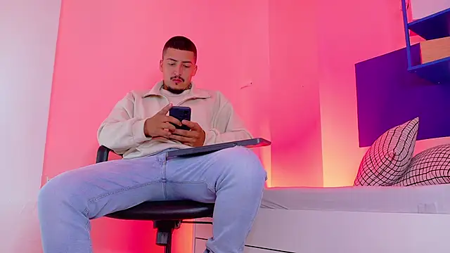 MrFox   online show from February 2026 11:34:01 AM