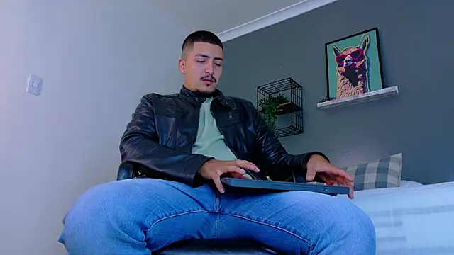 MrFox   online show from March 2026 11:38:02 AM