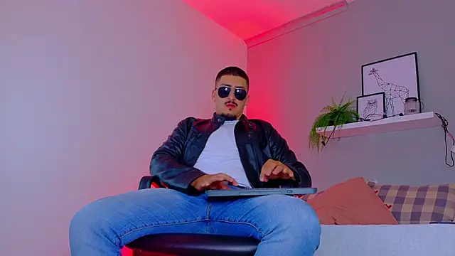 MrFox   online show from January 2026 07:39:01 PM