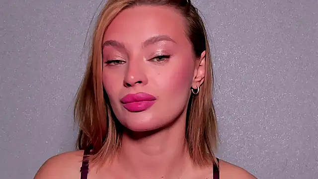 OliviaReece online show from November 2025 06:01:02 AM