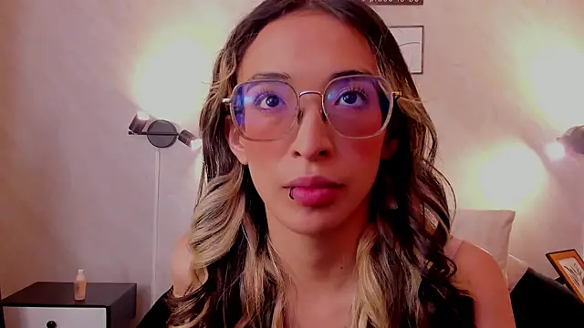 Emilia Bons online show from November 2025 02:54:02 PM