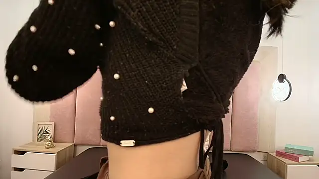 Emilia Bons online show from September 2025 01:20:01 PM