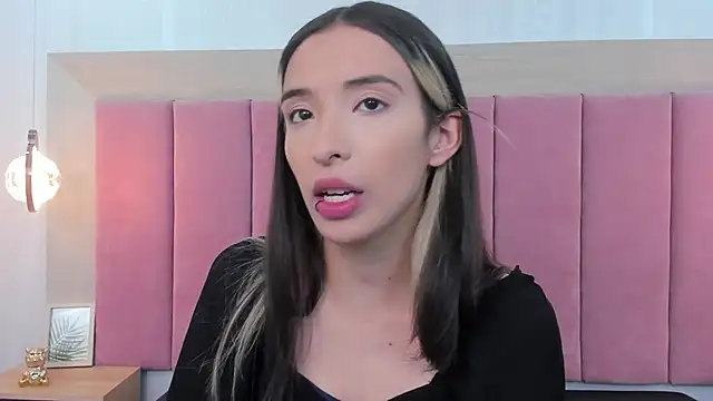 Emilia Bons online show from October 2025 01:15:02 PM