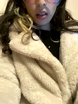 Emilia Bons online show from October 2025 02:48:02 AM