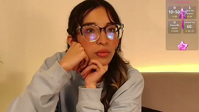 Emilia Bons online show from April 2026 02:24:01 PM