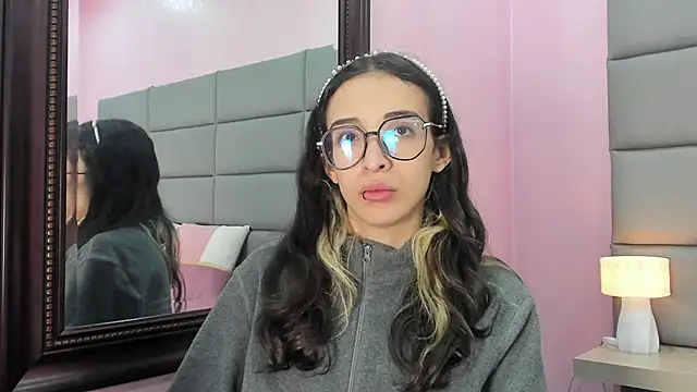 Emilia Bons online show from February 2026 01:30:01 PM