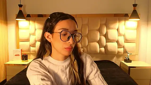 Emilia Bons online show from February 2026 02:15:01 PM