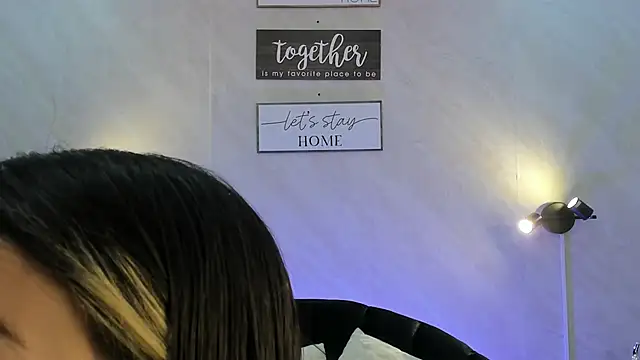 Emilia Bons online show from September 2025 02:02:01 PM