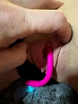 Snapshot of heycutie18 chatting on November 2025 03:54:01 AM heycutie18 online show from November 2025 03:54:01 AM