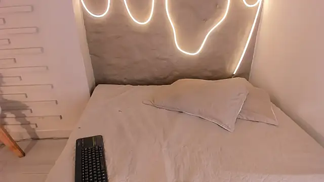 HannahToons online show from April 2026 03:55:01 AM