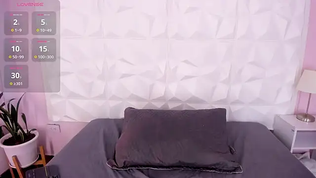 HannahToons online show from November 2025 02:56:01 AM