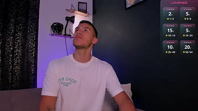 MarkSantozz online show from April 2026 10:02:02 PM