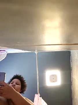 Snapshot of chocolate_bella chatting on February 2026 01:55:02 PM chocolate bella online show from February 2026 01:55:02 PM