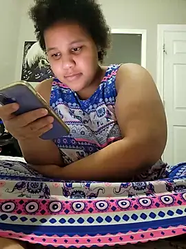 Snapshot of chocolate_bella chatting on January 2026 05:33:02 AM chocolate bella online show from January 2026 05:33:02 AM