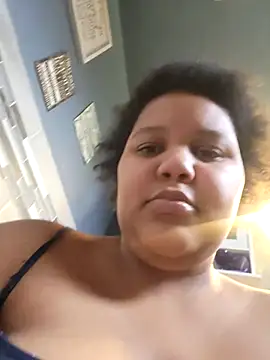 Snapshot of chocolate_bella chatting on February 2026 05:15:02 PM chocolate bella online show from February 2026 05:15:02 PM