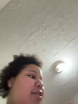 Snapshot of chocolate_bella chatting on February 2026 02:01:01 AM chocolate bella online show from February 2026 02:01:01 AM