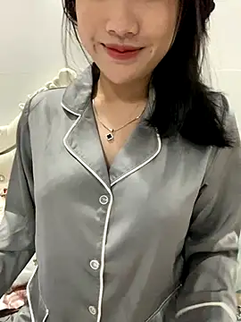 Beiiu 18 online show from October 2025 08:32:02 PM