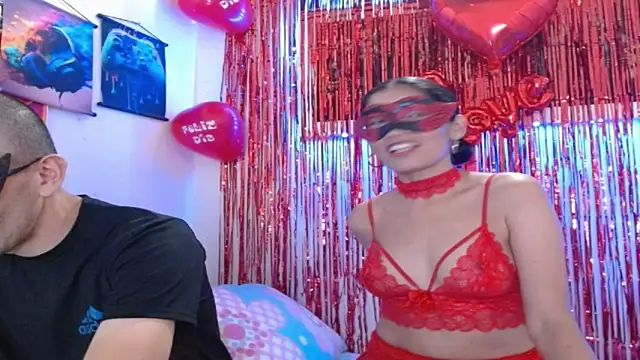 Snapshot of coplehot27 chatting on February 2026 04:07:01 PM coplehot27 online show from February 2026 04:07:01 PM