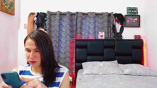 Snapshot of Azley_sweet chatting on November 2025 02:05:01 PM Azley sweet online show from November 2025 02:05:01 PM