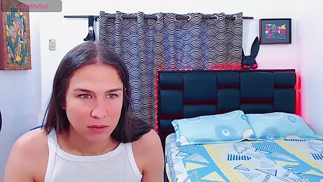 Snapshot of Azley_sweet chatting on February 2026 01:44:01 PM Azley sweet online show from February 2026 01:44:01 PM