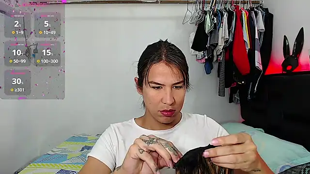 Snapshot of Azley_sweet chatting on June 2026 01:00:02 PM Azley sweet online show from June 2026 01:00:02 PM