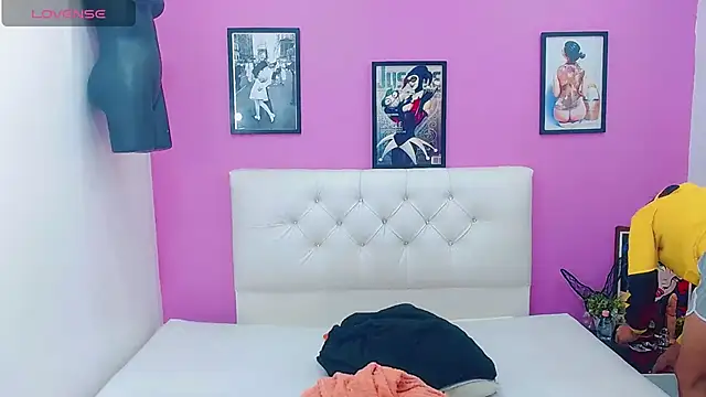 Snapshot of Azley_sweet chatting on November 2025 04:33:02 PM Azley sweet online show from November 2025 04:33:02 PM