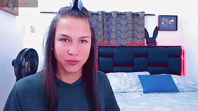 Azley sweet online show from April 2026 02:00:01 PM