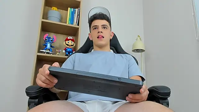 Mikecooper online show from March 2026 02:32:01 AM