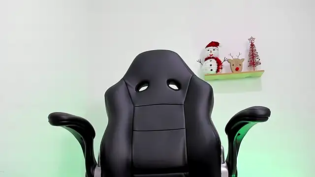 Mikecooper online show from December 2025 11:49:02 PM