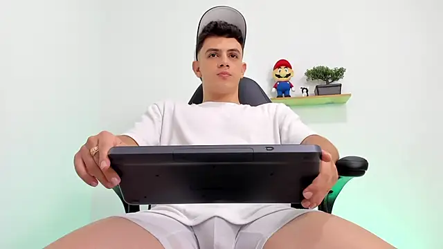 Mikecooper online show from October 2025 11:50:01 PM