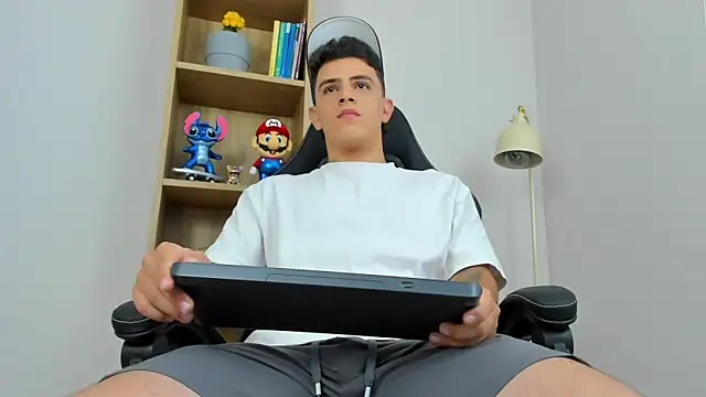 Mikecooper online show from April 2026 12:48:01 AM