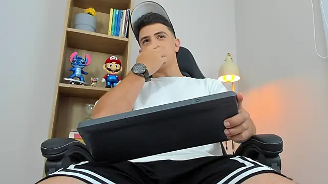 Mikecooper online show from April 2026 11:50:02 PM