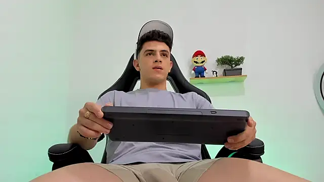 Mikecooper online show from February 2026 05:25:01 AM