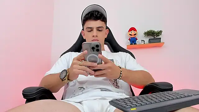 Mikecooper online show from February 2026 03:48:01 AM