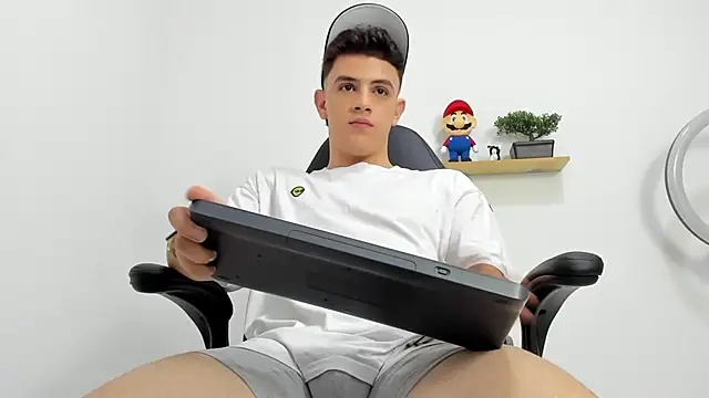 Mikecooper online show from September 2025 02:07:02 AM