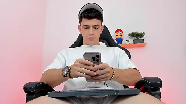 Mikecooper online show from February 2026 06:34:02 AM