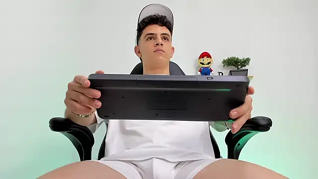 Mikecooper online show from February 2026 02:53:01 AM