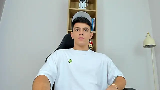 Mikecooper online show from April 2026 05:32:02 AM