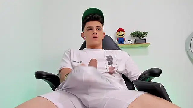 Mikecooper online show from October 2025 02:37:02 AM