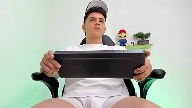 Mikecooper online show from January 2026 02:59:01 AM