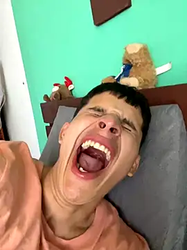 Tused11 online show from October 2025 02:40:02 PM