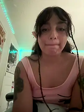 Snapshot of CharmingMaddie chatting on September 2025 03:40:02 PM CharmingMaddie online show from September 2025 03:40:02 PM