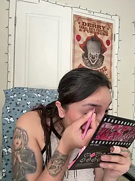 CharmingMaddie online show from April 2026 04:46:01 PM